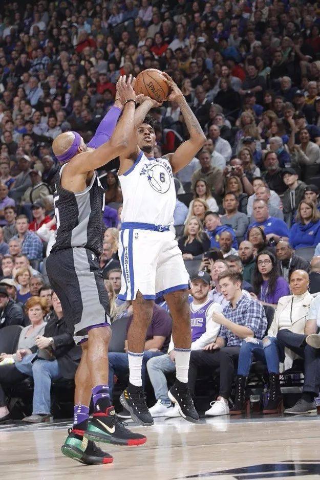 手半身接球 手半身接球